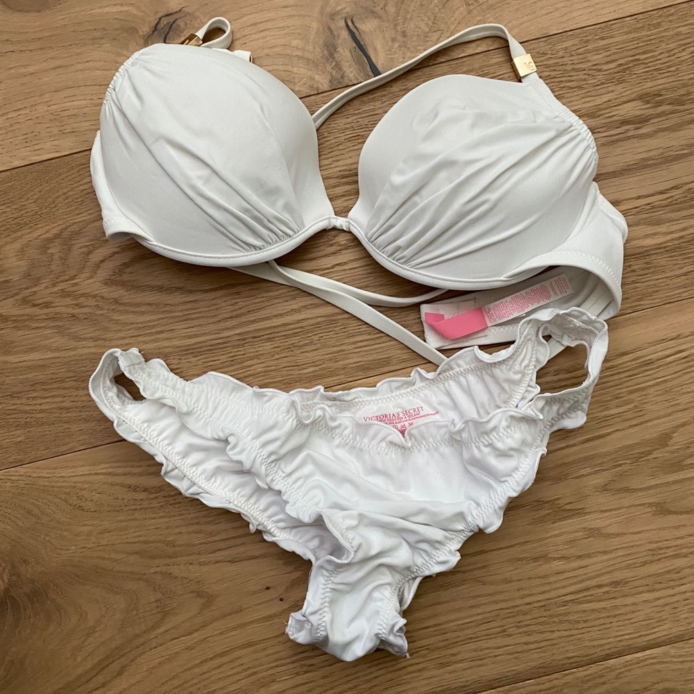 Victoria’s Secret bikini